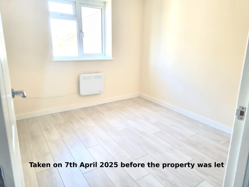 Lot: 139 - FLAT FOR INVESTMENT - Bedroom before let